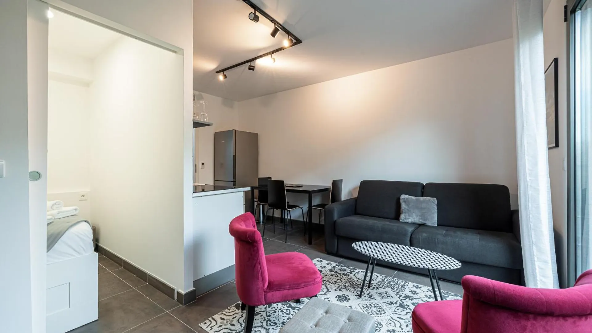 Apartment New Listing - 1 Bed Apt,Air-Con,Beach Access,Sea Antibes France
